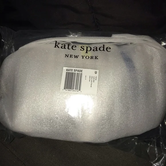 Kate Spade NWT Arctic Friends Polar Bear Crossbody - HOST PICK! 🏆 - Picture 5 of 7